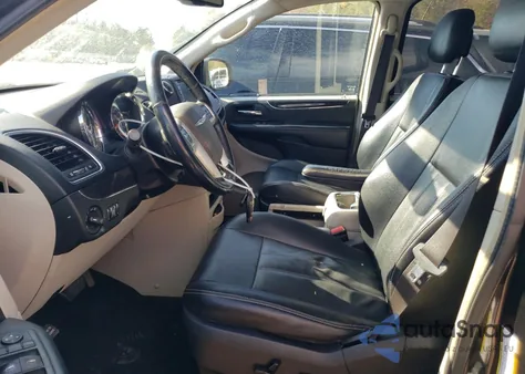 2015 Chrysler Town & Country Touring z USA, uszkodzony, nr VIN 2C4RC1BGXFR662942